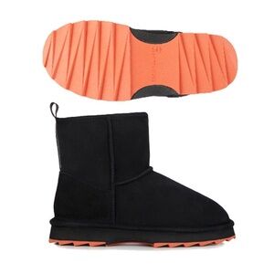 EMU Sharky Mini Shearling Boot in Black with Crimson